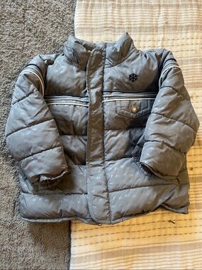 3/$30 ✨ Old Navy Gray Toddler Puffer Jacket with Snowflake Accent | 18-24mo